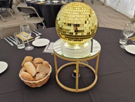 gold mirrorball centrepiece1